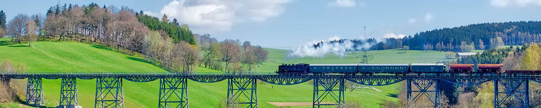 Markersbacher-Viadukt-Eisenbahnbrücke-auf-der-Bahnstrecke-Annaberg-Buchholz-Schwarzenberg Dampflok auf dem Markersabcher Viadukt zwischen Schwarzenberg und Annaberg-Buchholz