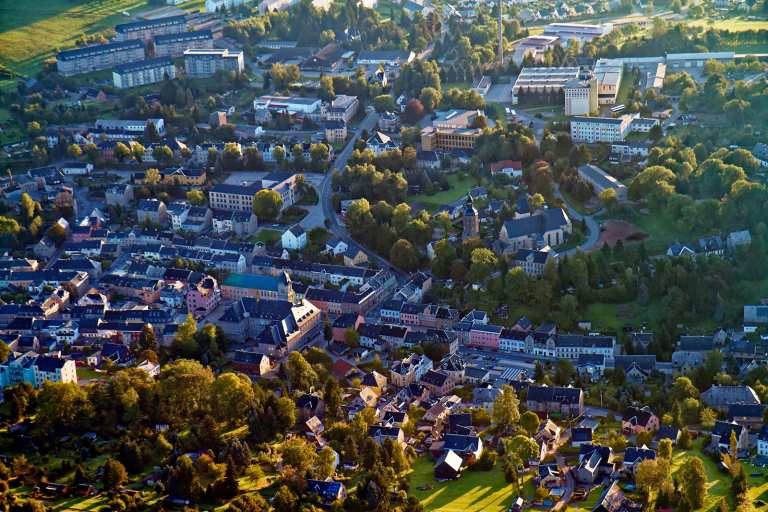 Luftbild von Geyer im Sommer